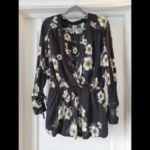 Vintage Free People long sleeve black and floral tunic top - Medium